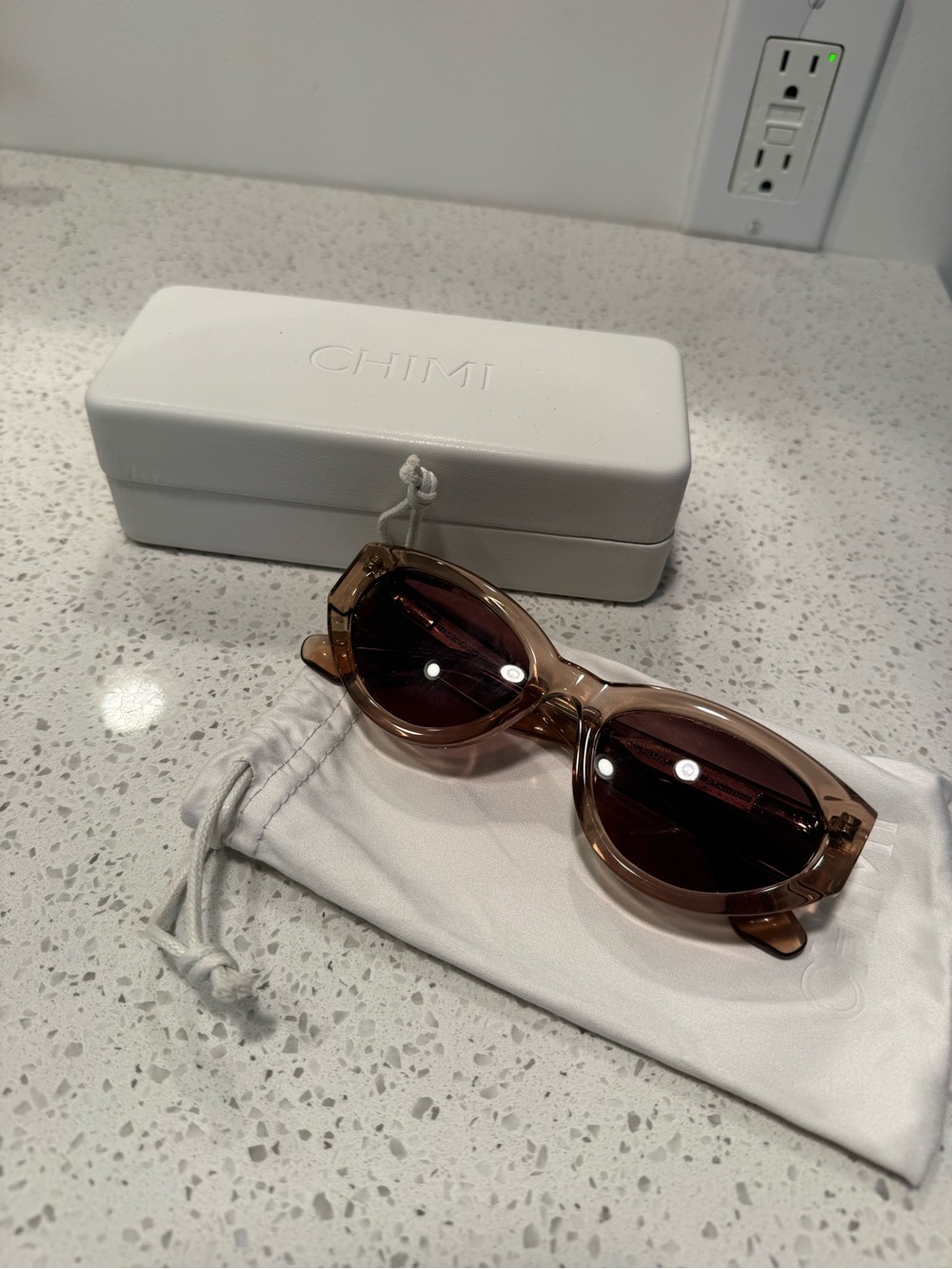 CHIMI Light Pink Round Sunglasses with Brown Lenses